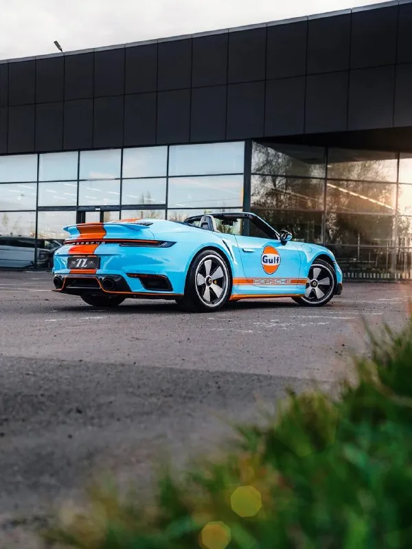 Porsche 911 Turbo S в индивидуальной ливрее Gulf