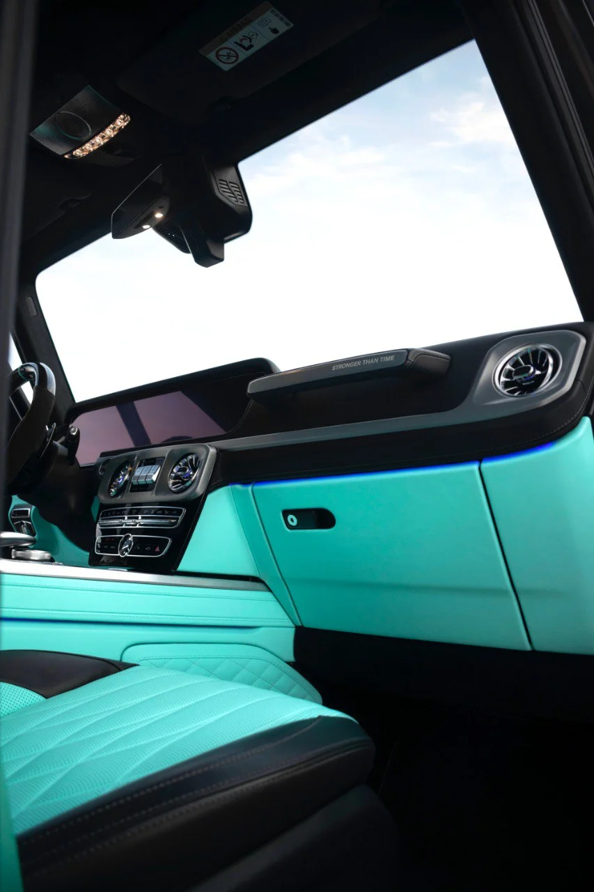 Деталь бирюзового салона Mercedes-Benz G-Class — кадр 2