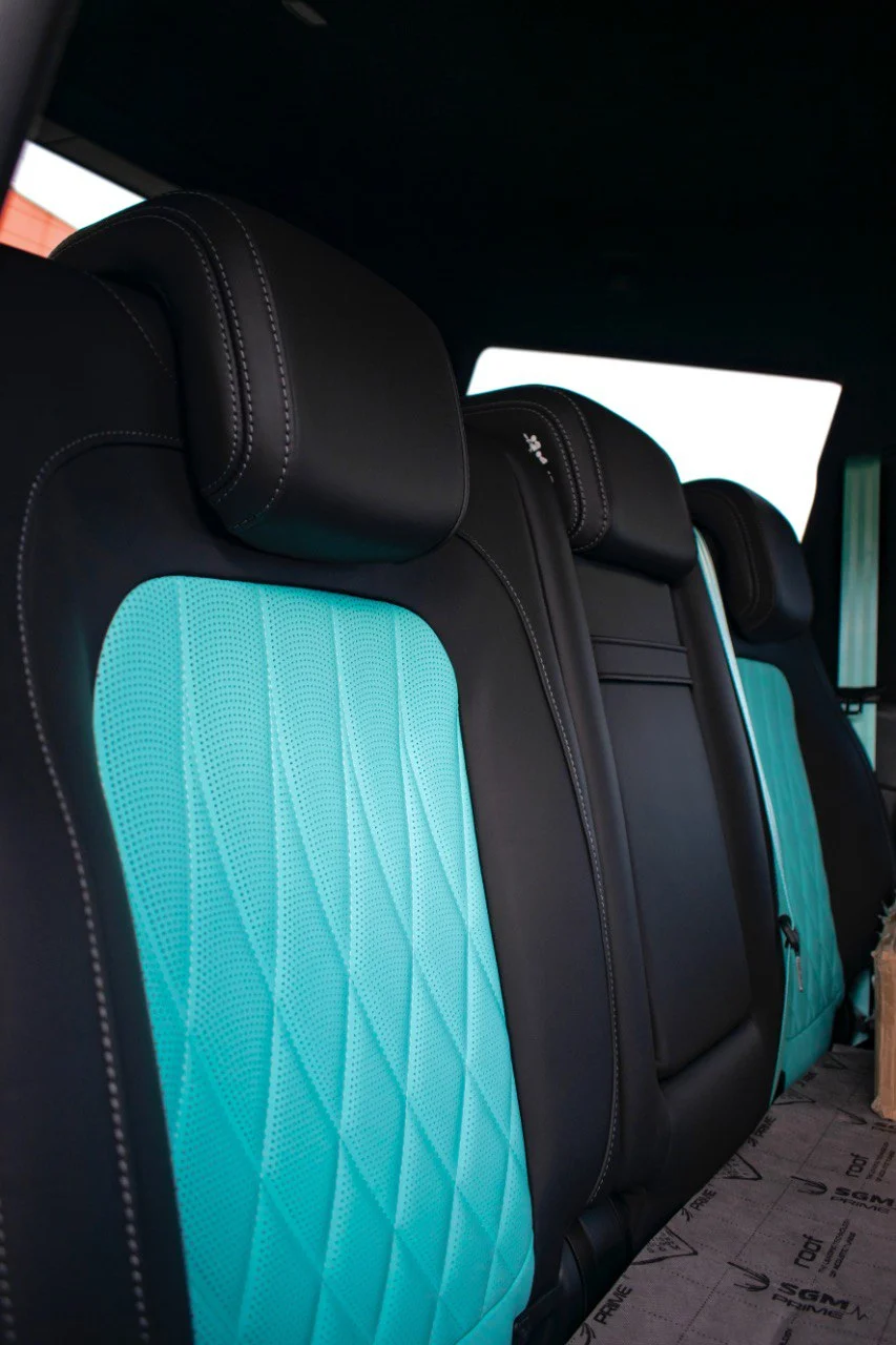 Деталь бирюзового салона Mercedes-Benz G-Class — кадр 4