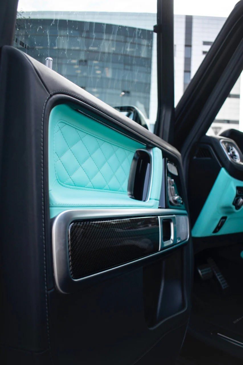 Деталь бирюзового салона Mercedes-Benz G-Class — кадр 5