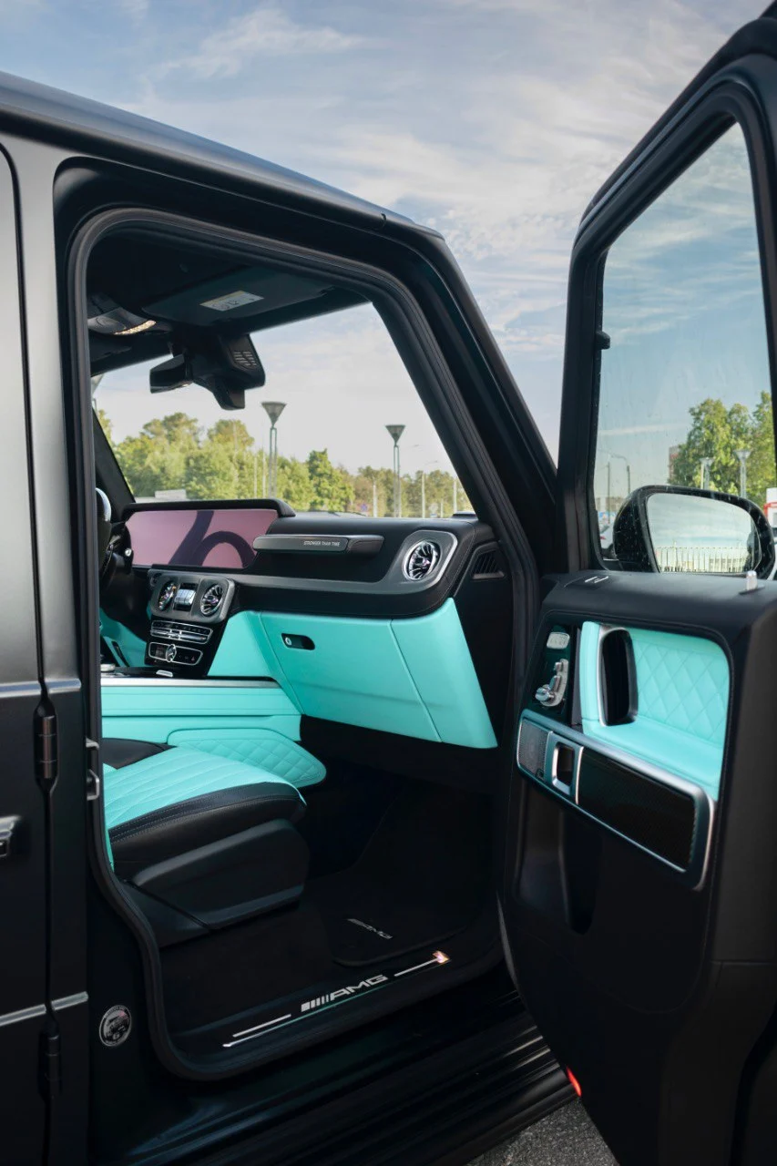 Деталь бирюзового салона Mercedes-Benz G-Class — кадр 7