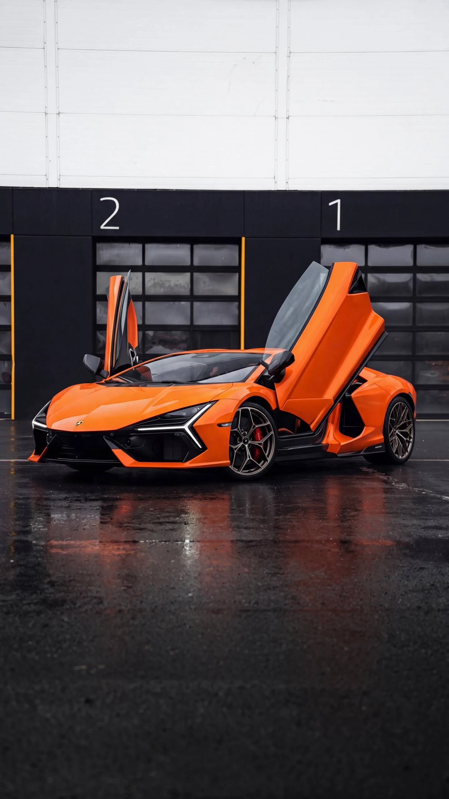 Lamborghini Revuelto на нулевом техническом обслуживании в Top Level