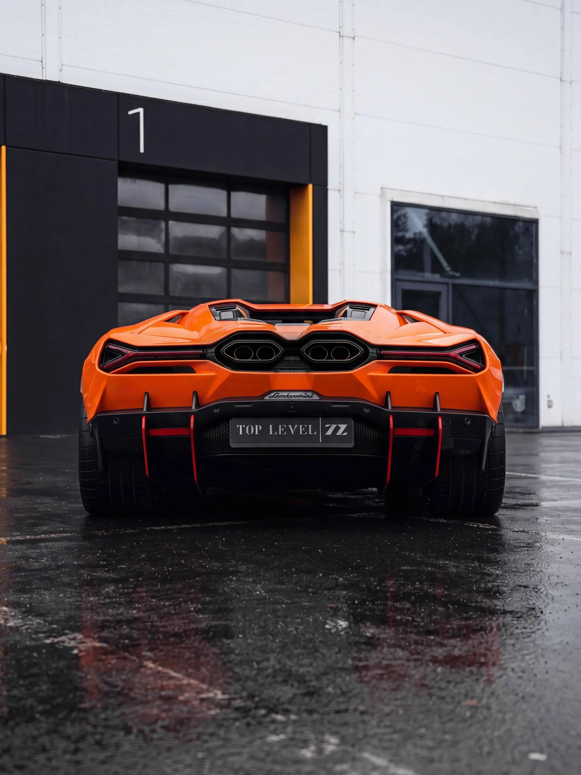 Lamborghini Revuelto на нулевом техническом обслуживании в Top Level