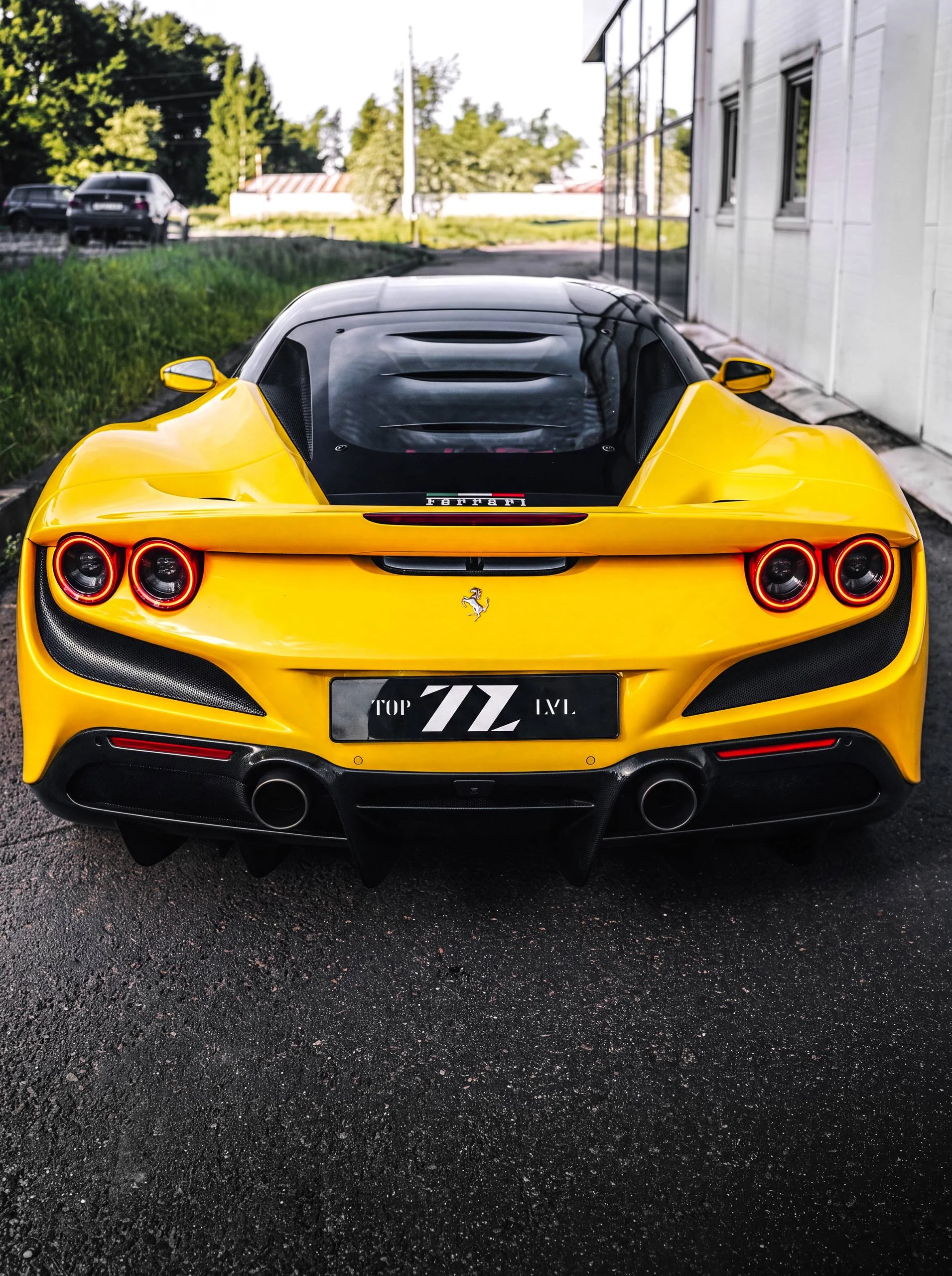 Ferrari F8 Tributo на техническом обслуживании в Top Level
