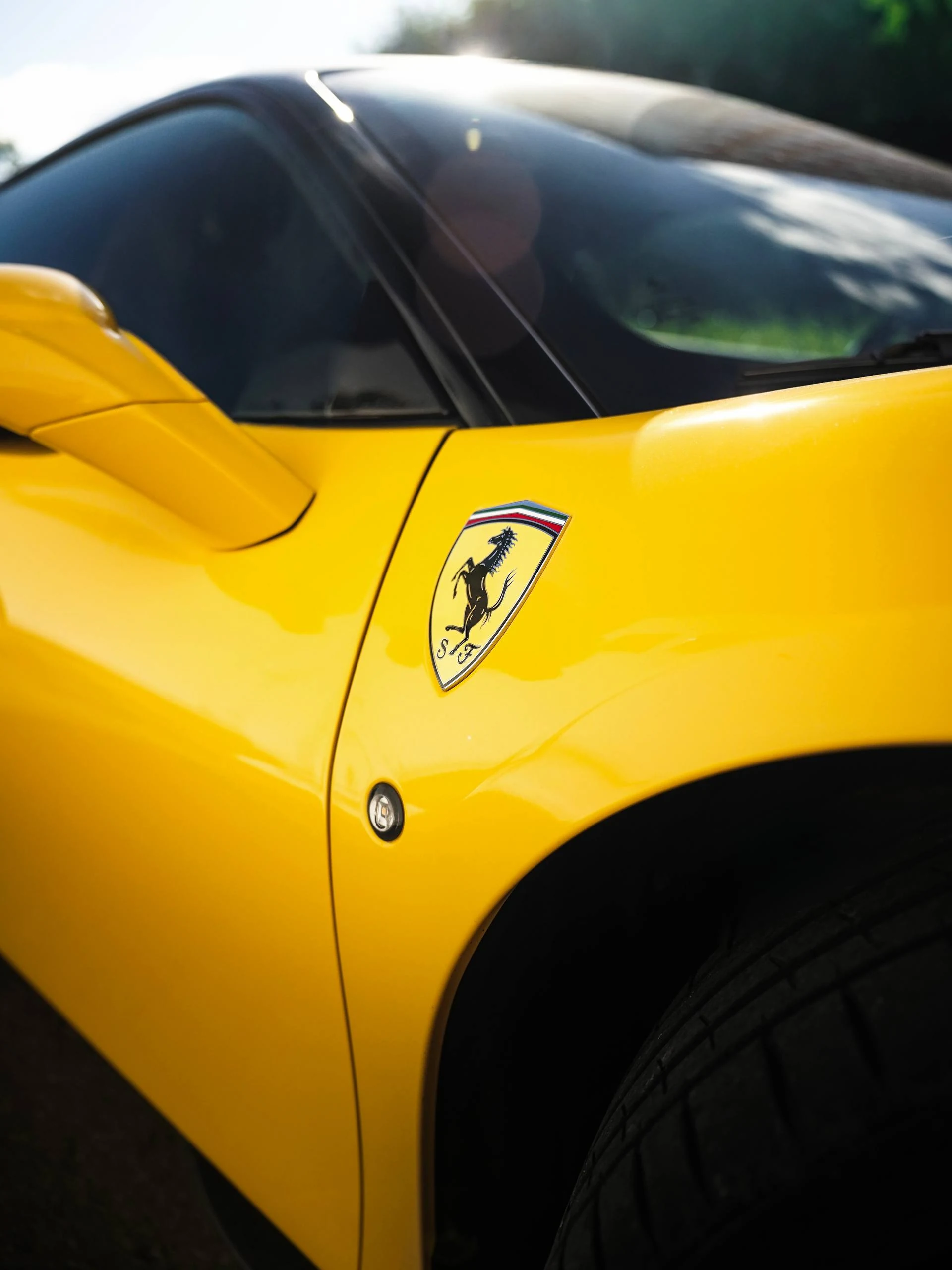 Ferrari F8 Tributo на техническом обслуживании в Top Level