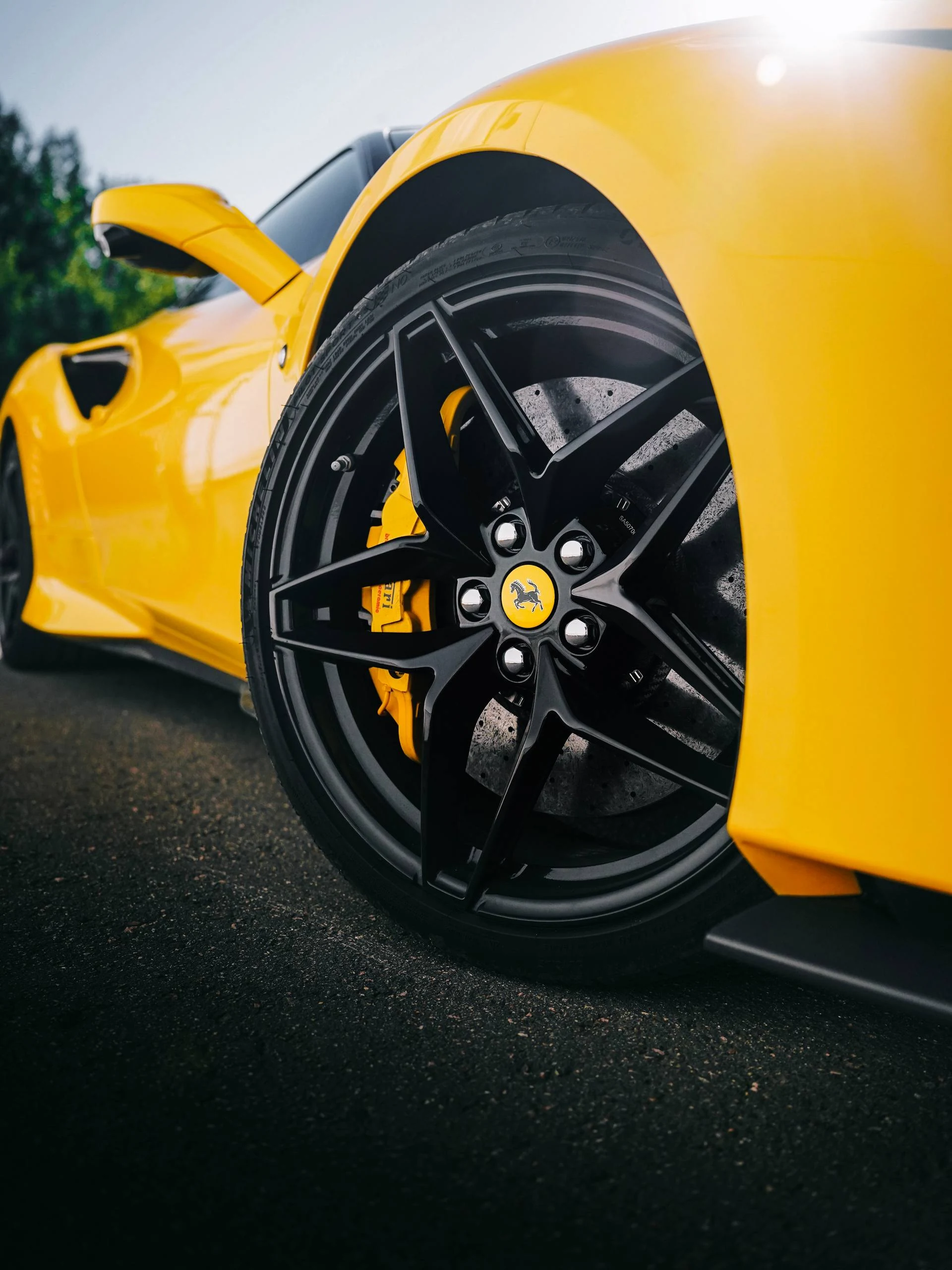 Ferrari F8 Tributo на техническом обслуживании в Top Level