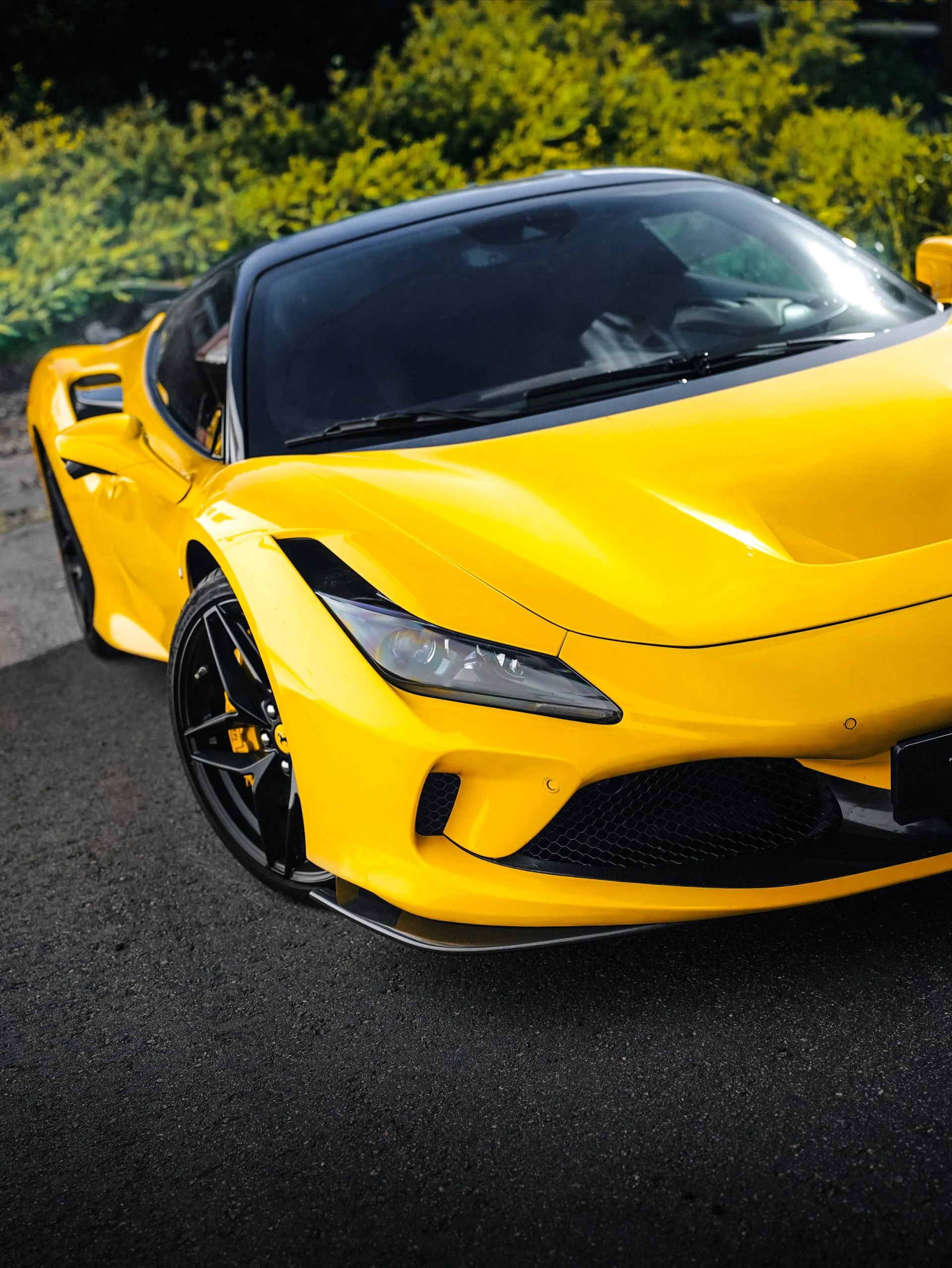 Ferrari F8 Tributo на техническом обслуживании в Top Level