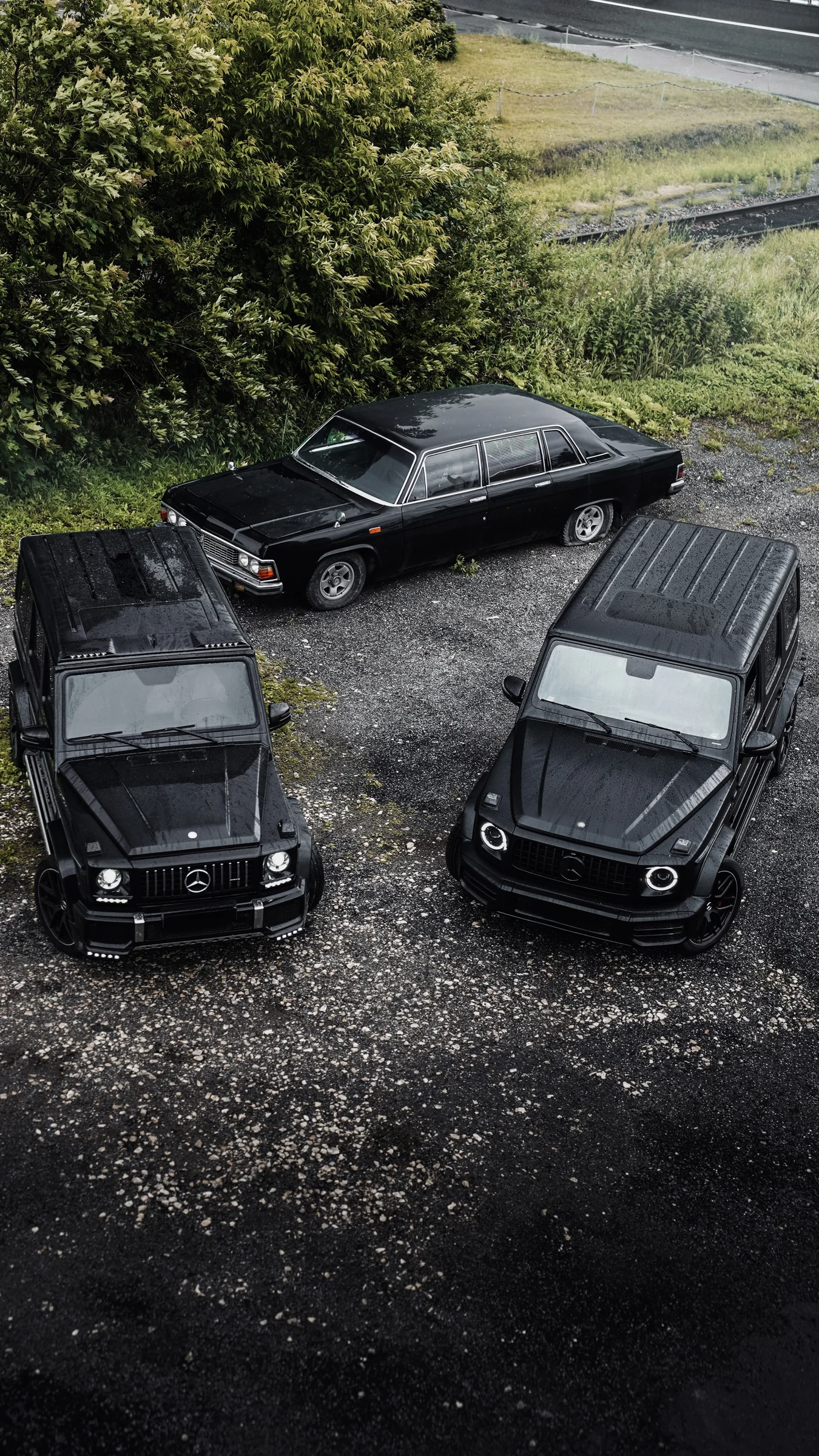 Два поколения Mercedes-Benz G-Class и ГАЗ-14 Чайка у Top Level