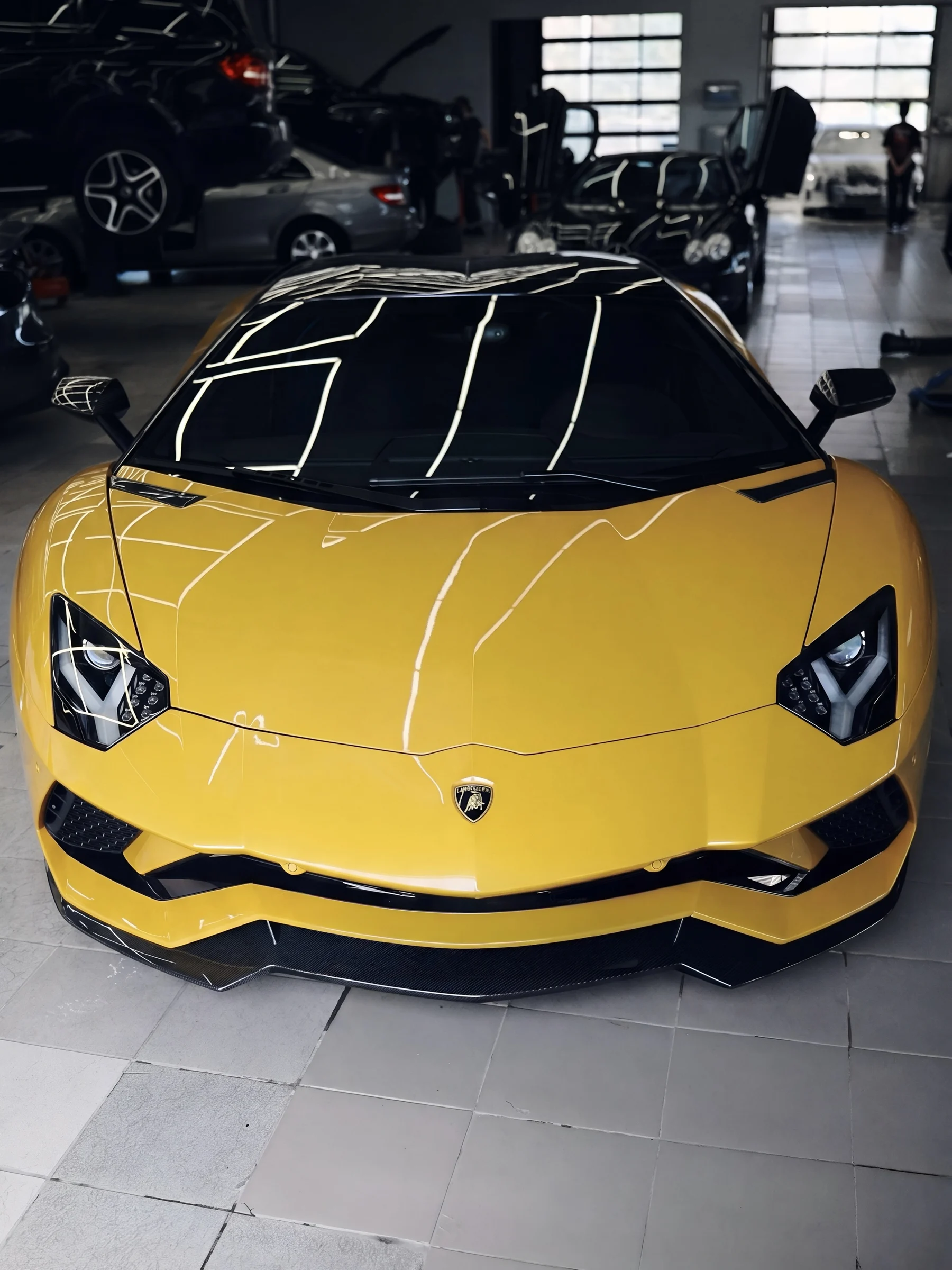 Lamborghini Aventador в сервисной зоне Top Level