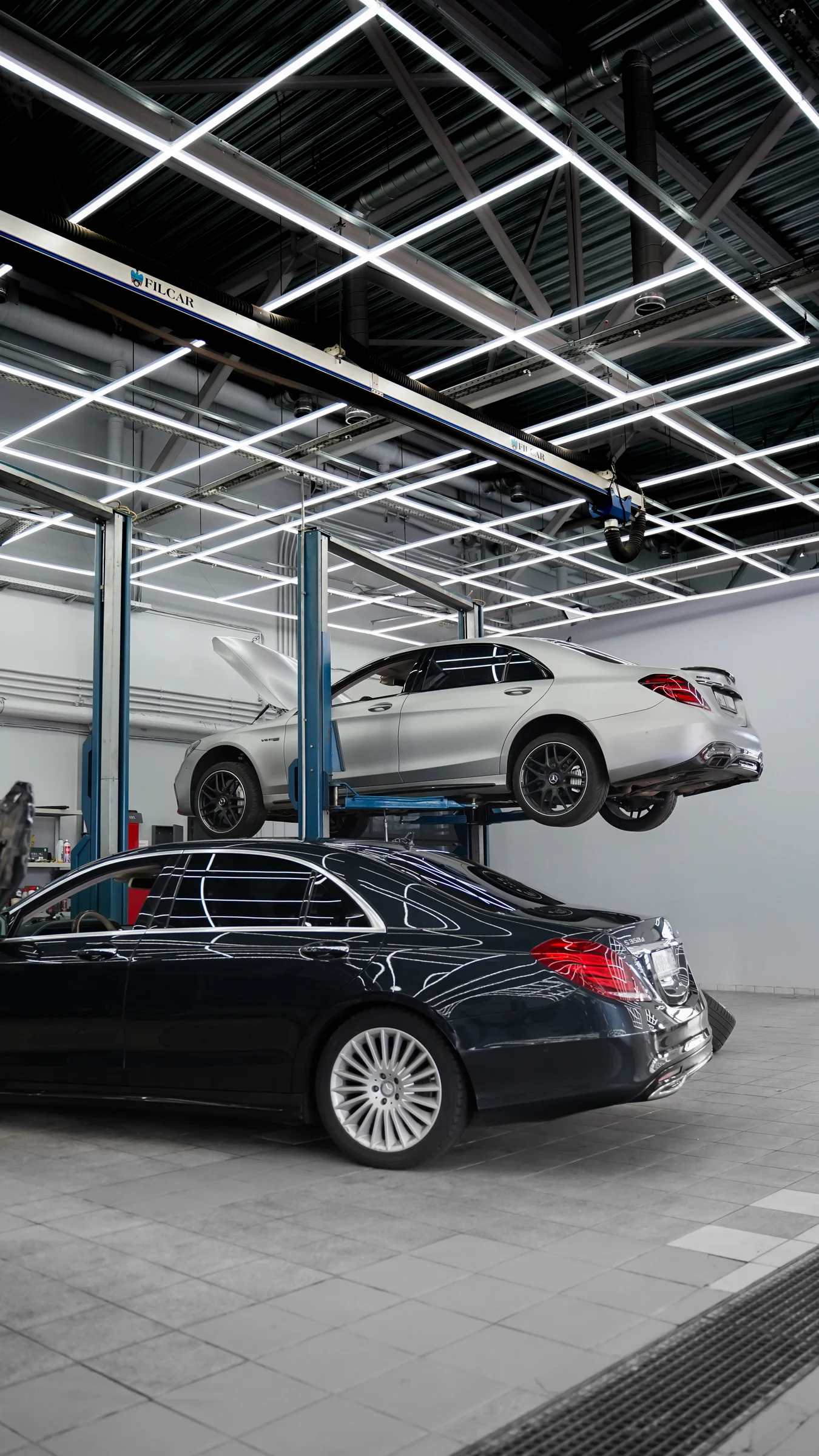 Mercedes-Maybach в техническом зале Top Level