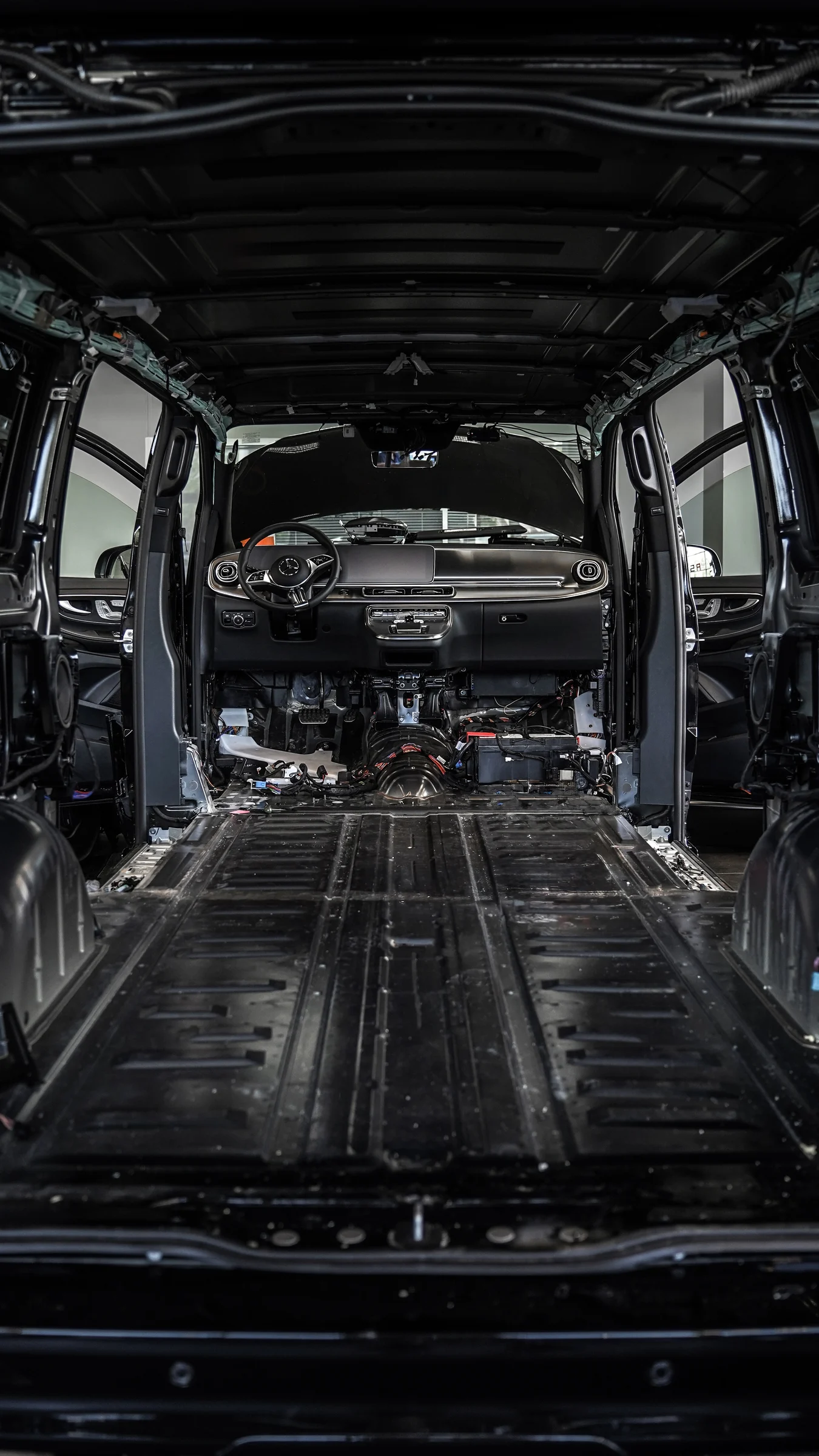 Салон Mercedes-Benz V-Class перед шумоизоляцией